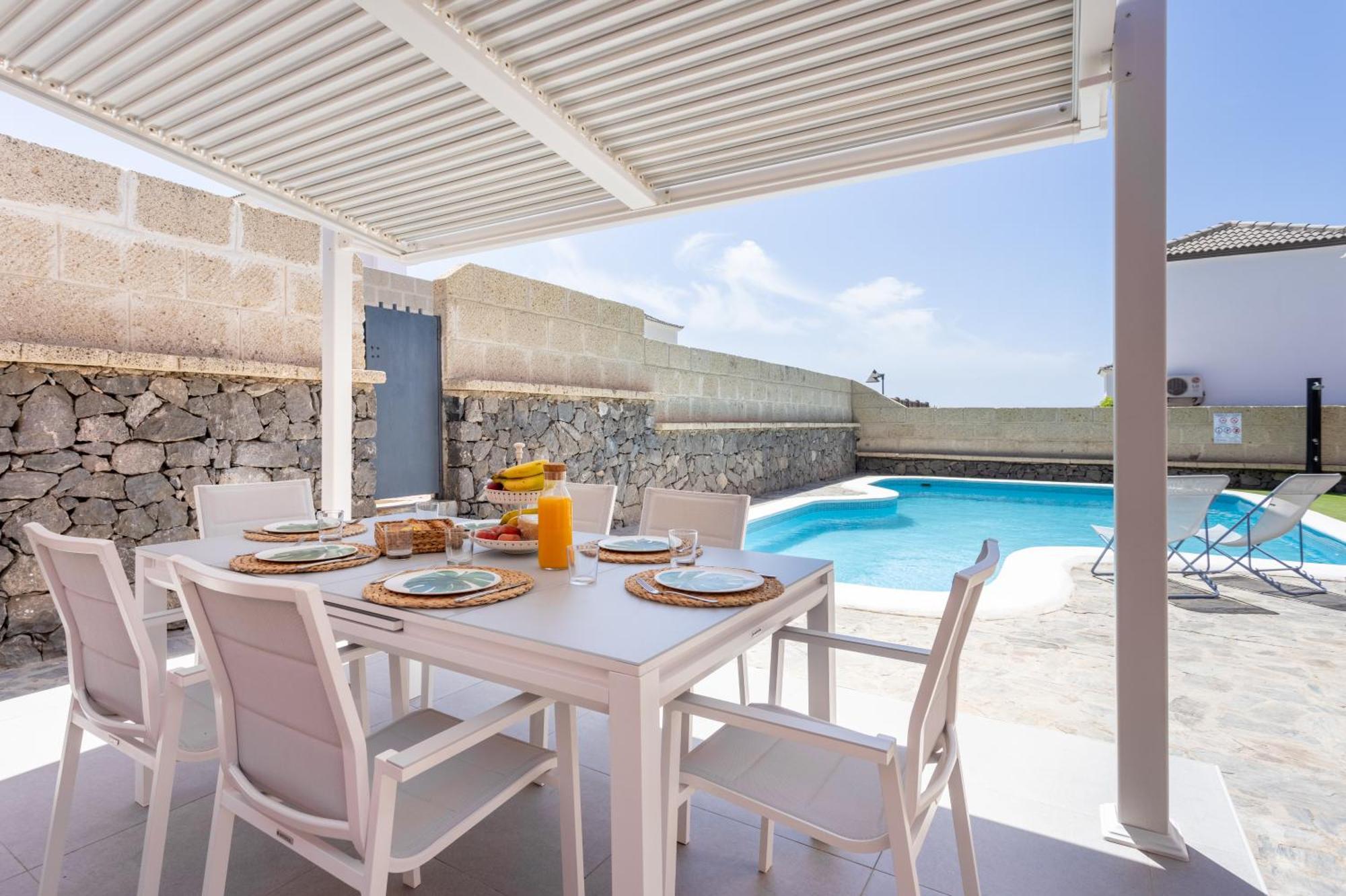 Villa Chloe Costa Adeje Tenerifesummervillas Giant Private Pool 11 Meters Long Екстериор снимка