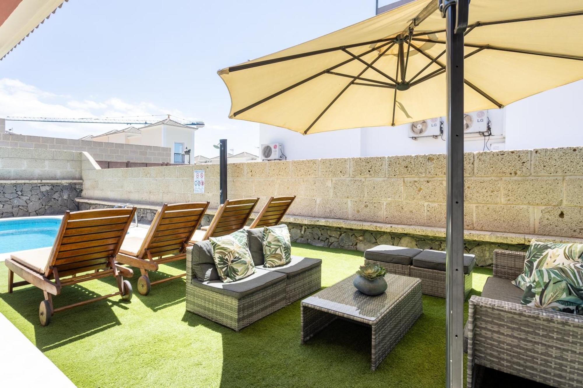 Villa Chloe Costa Adeje Tenerifesummervillas Giant Private Pool 11 Meters Long Екстериор снимка